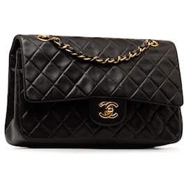 Chanel-Bolso de hombro con solapa y forro de piel de cordero clásico mediano Chanel negro-Negro