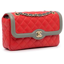 Chanel-Bolso rojo con solapa de día bicolor Chanel-Roja