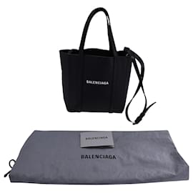 Balenciaga-Bolsa Balenciaga Everyday XXS em couro preto-Preto