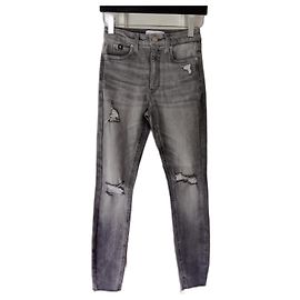 Calvin Klein Rasgado Cinza