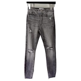 Calvin Klein Desgarrado Gris