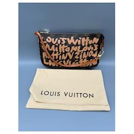 Louis Vuitton-Bolsa de mão Louis Vuitton Monogram Graffiti Pochette Accessoires-Marrom