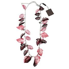Burberry-Lange Halskette aus lilafarbenem Kunstharz von Burberry-Lila