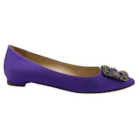 Manolo Blahnik-Manolo Blahnik Chaussures plates à bout pointu violet en satin - Embellissements argentés-Violet
