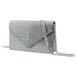 Saint Laurent-Carteira Envelope Saint Laurent com Clutch Corrente-Metálico