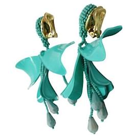 Oscar de la Renta-Oscar De La Renta Turquoise Dangling Clip-On Earrings-Turquoise