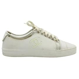 Chanel-Chanel Baskets basses CC blanches-Blanc