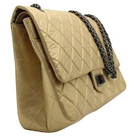 Chanel-Reedição Chanel Light Gold 2.55 Clássico Maxi 227 saco de aleta alinhado-Dourado