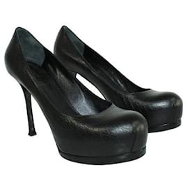 Yves Saint Laurent-Yves Saint Laurent Black Textured Leather Round Toe Heels-Black