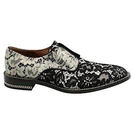 Givenchy-Givenchy Black & White Two-Tone Floral Lace Derby-Black
