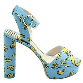 Tacones con plataforma de plátano azul de Sophia Webster Azul