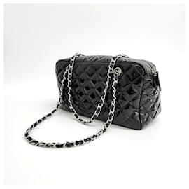 Chanel-Bolsa de ombro com corrente envernizada Chanel-Preto