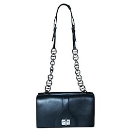 Prada-Borsa Prada In Morbida Pelle Nera Con Catena Argento-Nero