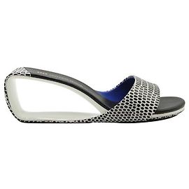 Sapatos Mobius United Nude preto e branco em relevo Multicor
