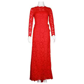 Valentino-Robe longue en dentelle rouge Valentino avec détail dos nu en ruban-Rouge