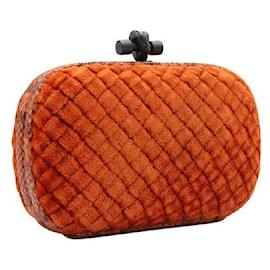 Bottega Veneta-Bottega Veneta Orange Velvet & Python Leather Knot Clutch-Orange