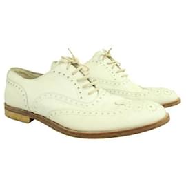 Autre Marque-Zeitgenössische Designer-Oxford-Schuhe aus weißem Leder-Roh