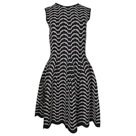 Autre Marque-Zeitgenössischer Designer – Ted Baker – A-Linien-Kleid mit schwarzem und elfenbeinfarbenem Print-Mehrfarben
