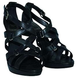 Dior-Sandali con cinturino in pelle nera Dior-Nero
