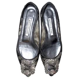 Manolo Blahnik-MANOLO BLAHNIK Chaussures plates classiques ornées-Noir