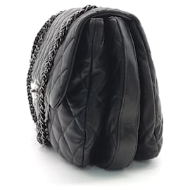 Chanel-Bolso de hombro con cadena Chanel-Negro