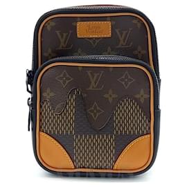 Louis Vuitton-Bolsa tipo estilingue Louis Vuitton X Nigo Amazon-Multicor