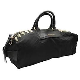 Givenchy-Bolso deportivo de nailon negro con tachuelas doradas de Givenchy-Negro