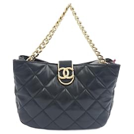 Chanel-Bolsa Chanel com corrente e bolsa de ombro-Preto
