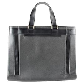 Louis Vuitton-Bolso tote LOUIS VUITTON Taiga Kasbek-Negro