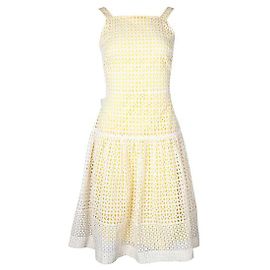 Vestido de encaje amarillo de Carolina Herrera Amarillo