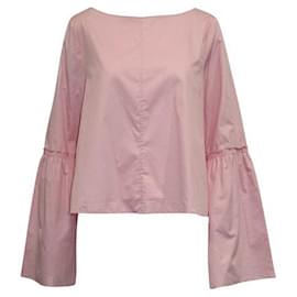 Autre Marque-Zeitgenössische Designer-Bluse in Rosa mit U-Boot-Ausschnitt und Rüschen-Pink