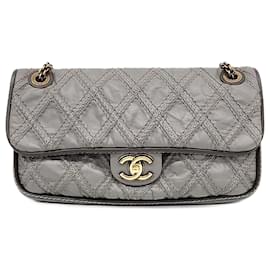 Chanel-Bolso de hombro tramposo de Chanel-Multicolor,Gris