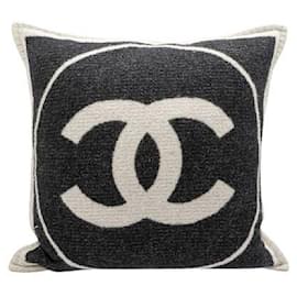 Chanel-Cuscino da tiro in lana Chanel CC-Nero