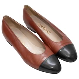 Chanel-Zapatillas de ballet Chanel vintage marrón y negro con puntera talla 36.5-Castaño