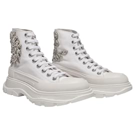 Alexander Mcqueen-Tread Slick Low Sneakers in White Canvas-White