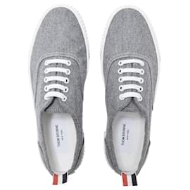 Thom Browne-Heritage Sneaker aus gewalkter Wolle in Grau-Grau