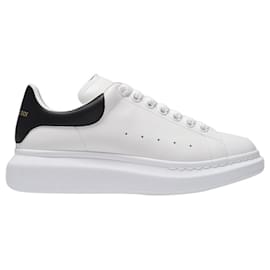 Alexander Mcqueen-Sneakers Oversize - Alexander Mcqueen - Bianco/Pelle nera-Bianco
