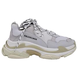 Balenciaga-Balenciaga Triple S Sneakers aus grauem und weißem Polyurethan-Grau