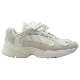 Autre Marque-Adidas Originals Yung 1 Sneakers in White Suede-White
