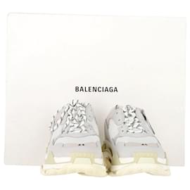 Balenciaga-Balenciaga Triple S Sneakers aus grauem Polyurethan-Grau