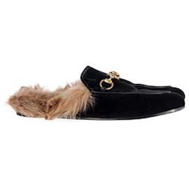 Gucci-Gucci Princetown Horsebit-Detailed Shearling-Lined Slippers in Black Velvet-Black