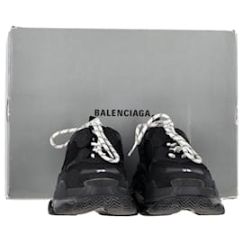 Balenciaga-Balenciaga Clear Sole Triple S Sneakers in Black Polyester-Black