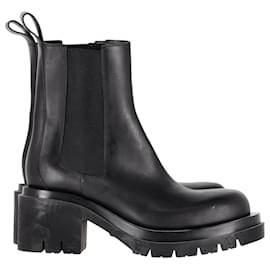 Bottega Veneta-Bottega Veneta Lug Chelsea Boots in Black Calfskin Leather-Black