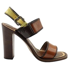 Prada-Prada Slingback-Sandalen mit Blockabsatz aus braunem Lackleder-Braun