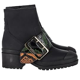 Burberry-Burberry The Buckle Boots in Black Leather-Black