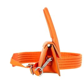 Jacquemus-Jacquemus Le Chiquito Mini Signature Top Handle Bag aus orangefarbenem Leder-Orange