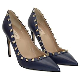 Valentino Garavani-Zapatos de tacón con punta en punta Rockstud Valentino Garavani en cuero azul marino-Azul,Azul marino