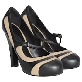 Bottega Veneta-Zapatos de tacón Mary Jane Brogue de Bottega Veneta en cuero negro-Negro