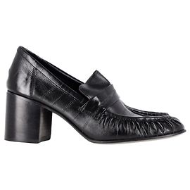 Le décolleté plissettate The Row in pelle nera morbida Nero