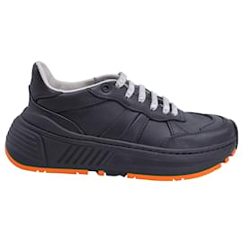 Bottega Veneta-Bottega Veneta Speedster Low Top Lace Up Sneakers in Black Leather -Black